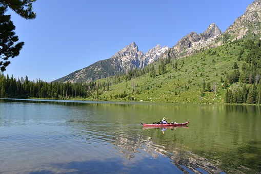 Kayak de randonnée en eau calme
